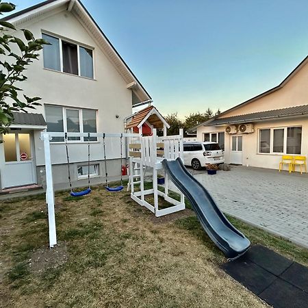 Pixel Guesthouse Tîrgu Secuiesc Exteriér fotografie