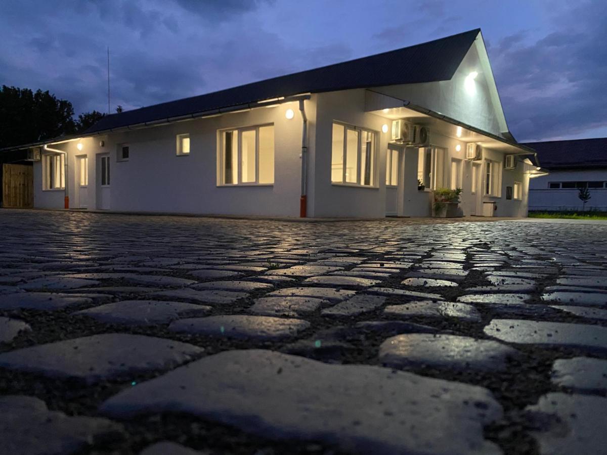 Pixel Guesthouse Tîrgu Secuiesc Exteriér fotografie