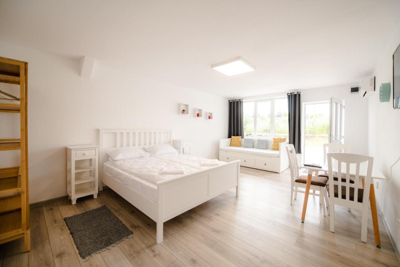 Pixel Guesthouse Tîrgu Secuiesc Exteriér fotografie