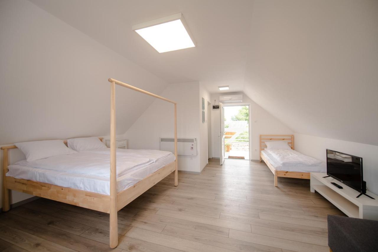 Pixel Guesthouse Tîrgu Secuiesc Exteriér fotografie