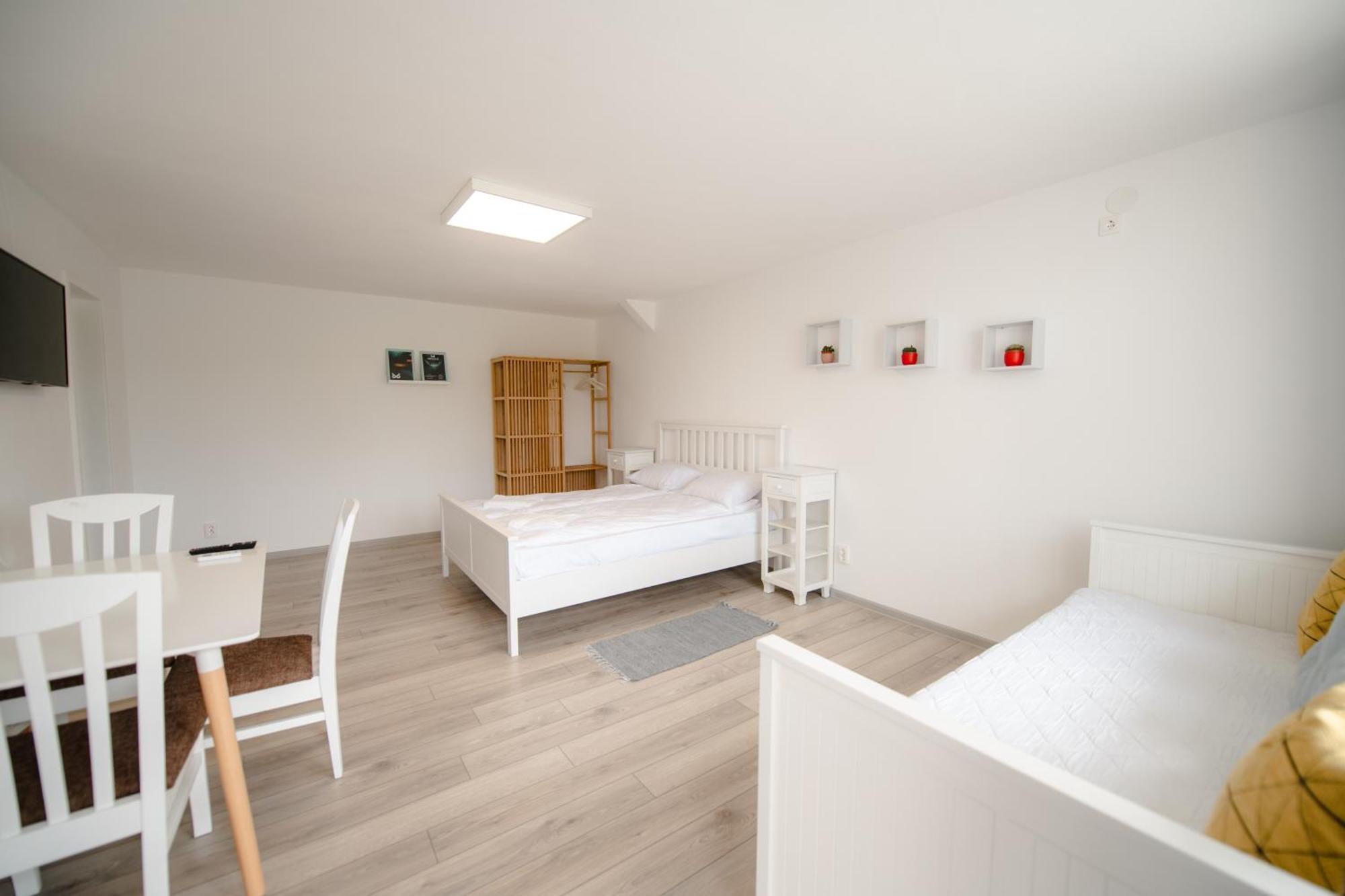 Pixel Guesthouse Tîrgu Secuiesc Exteriér fotografie