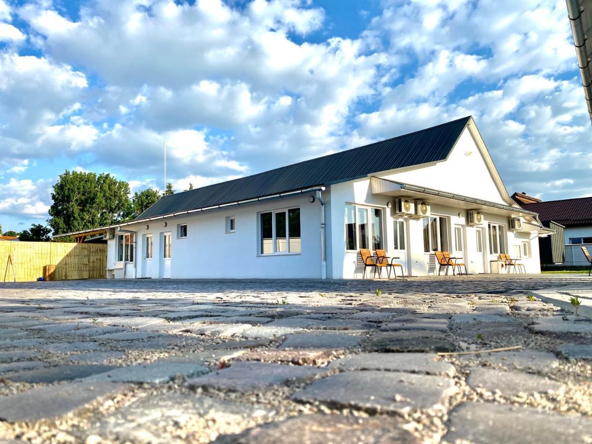 Pixel Guesthouse Tîrgu Secuiesc Exteriér fotografie