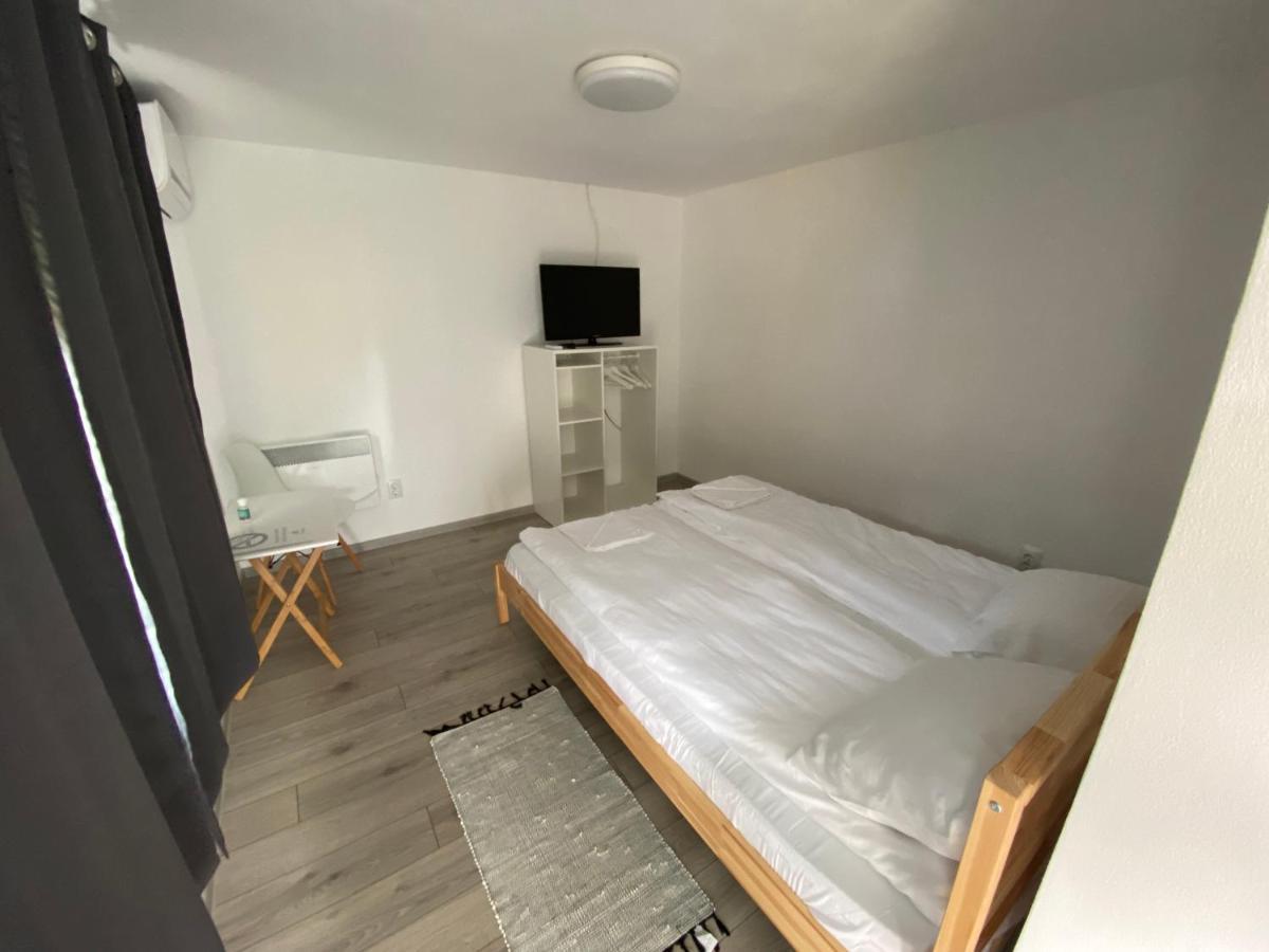 Pixel Guesthouse Tîrgu Secuiesc Exteriér fotografie