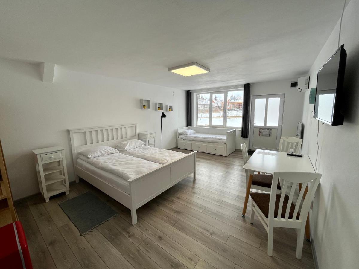 Pixel Guesthouse Tîrgu Secuiesc Exteriér fotografie