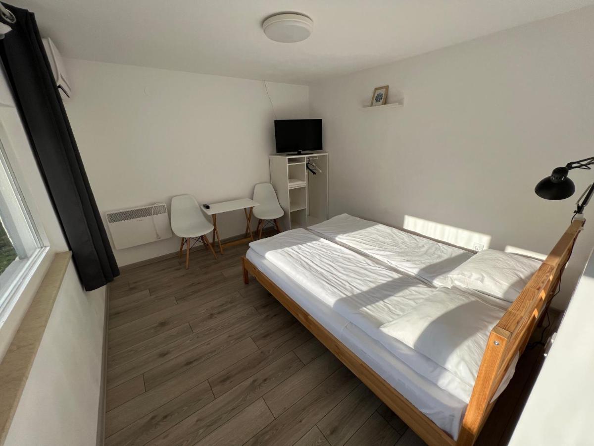 Pixel Guesthouse Tîrgu Secuiesc Exteriér fotografie