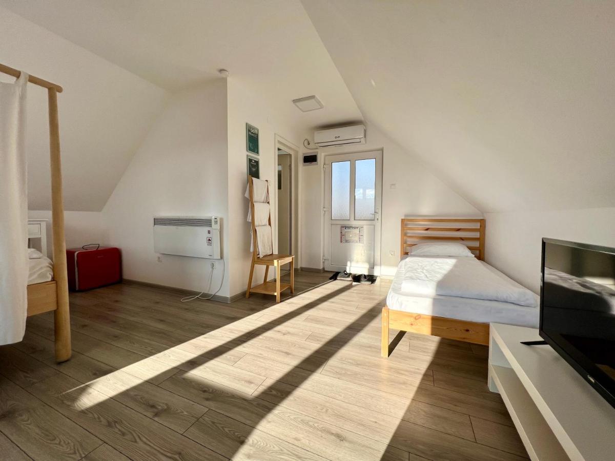 Pixel Guesthouse Tîrgu Secuiesc Exteriér fotografie