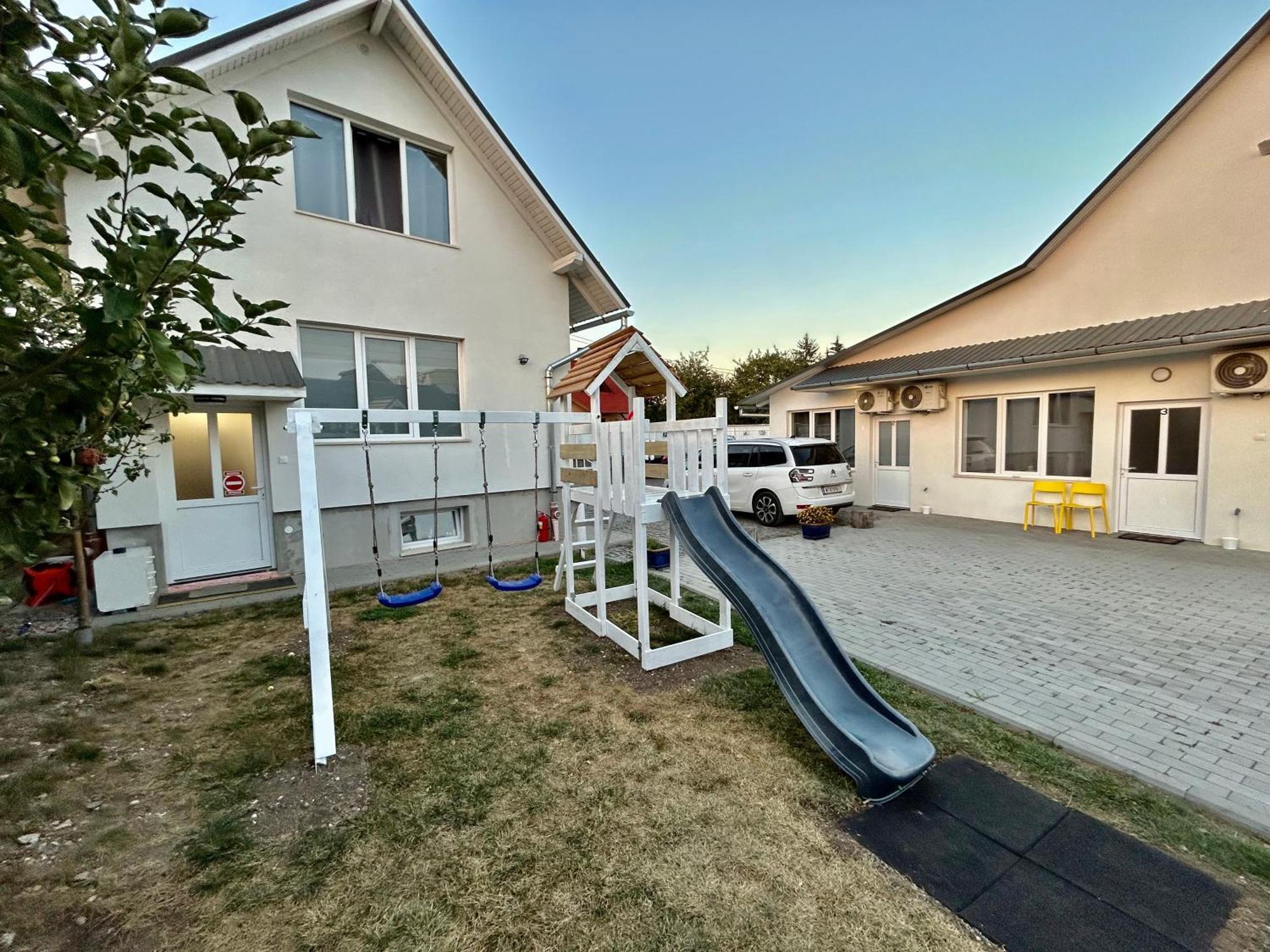 Pixel Guesthouse Tîrgu Secuiesc Exteriér fotografie